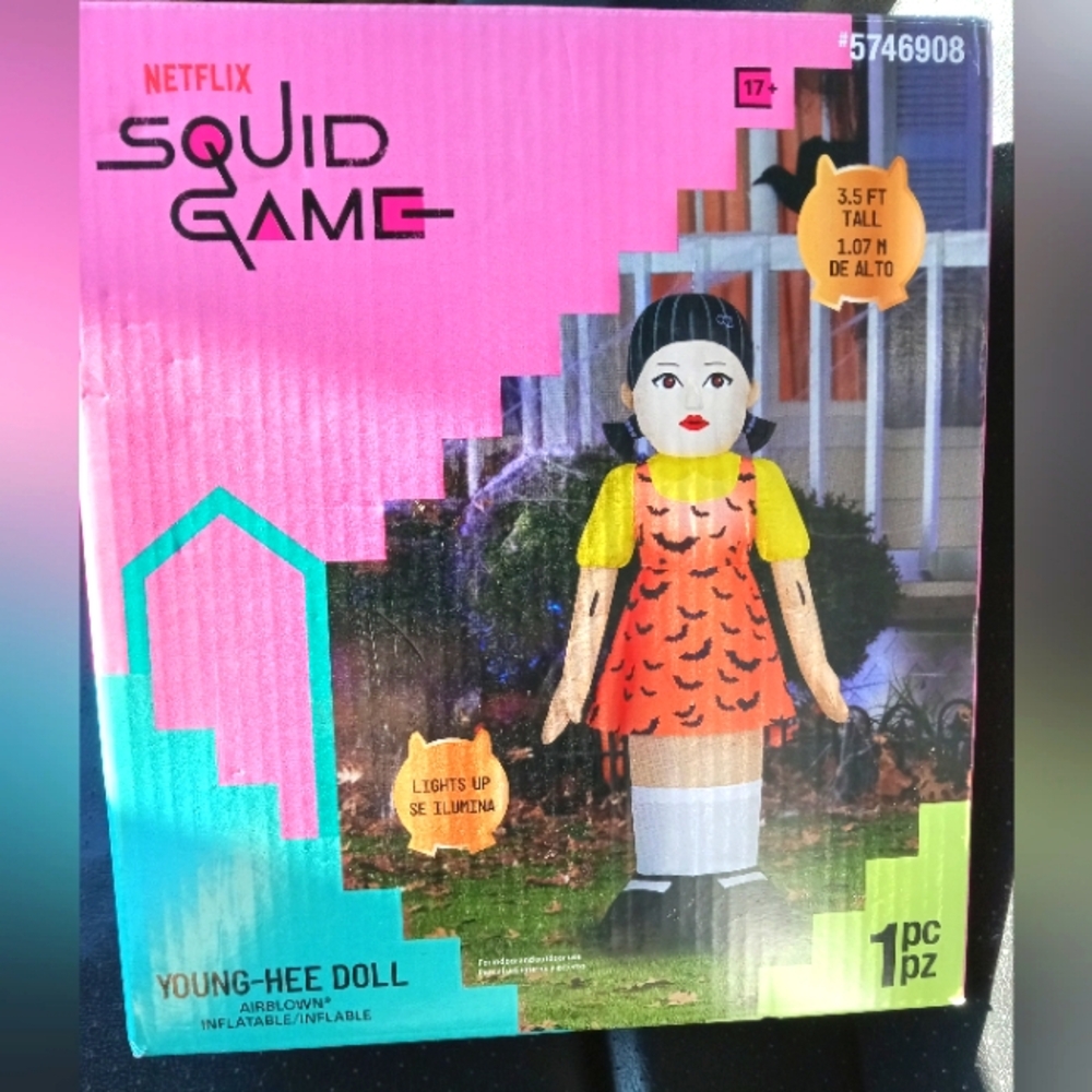 Netflix Squid Game Young-Hee Inflatable
